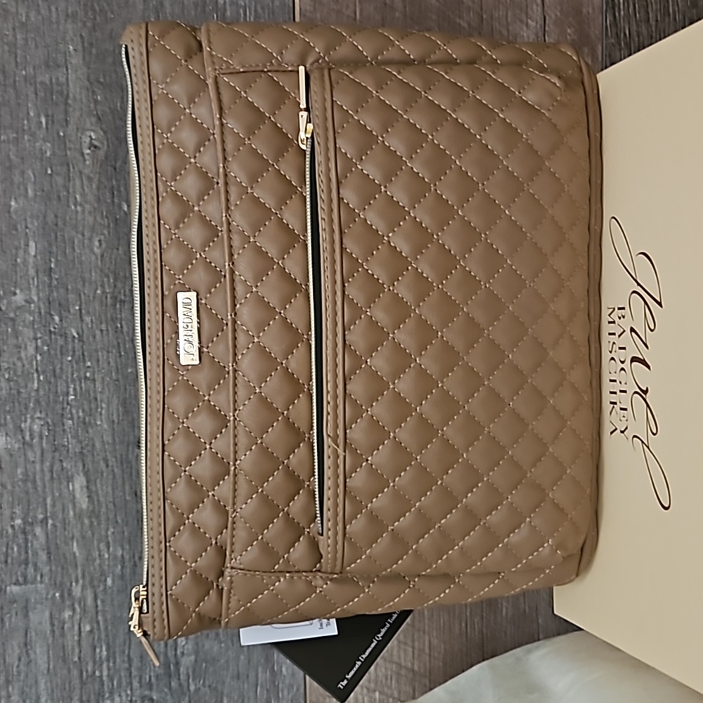 JOAN & DAVID Brown quilted travel bag/clutch